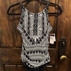 Jantzen Black and White Geometric Women’s One Piece Swimsuit